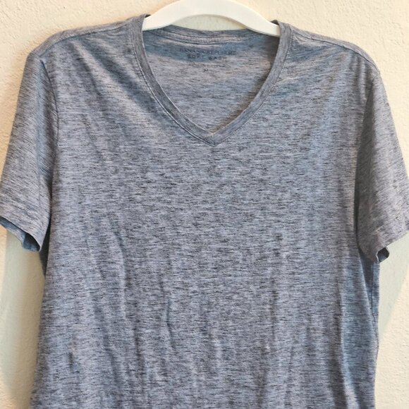 Comfortable BASIC Banana Republic M T-Shirt soft wash, Super Soft V neck - Picture 4 of 5
